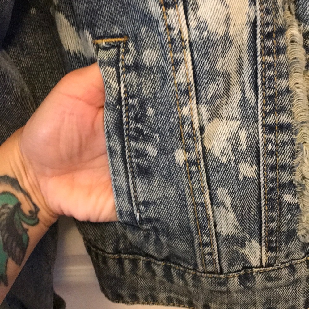 Jean jacket - Picture 5 of 6